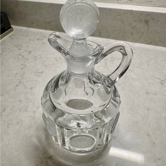 VINTAGE, FOSTORIA “COIN” CRYSTAL GLASS CRUET WITH STOPPER. - Picture 7 of 8